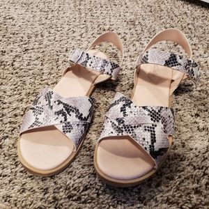 Womens Clarks Snakeskin Sandals sz 8; flat; criss-cross & ankle strap